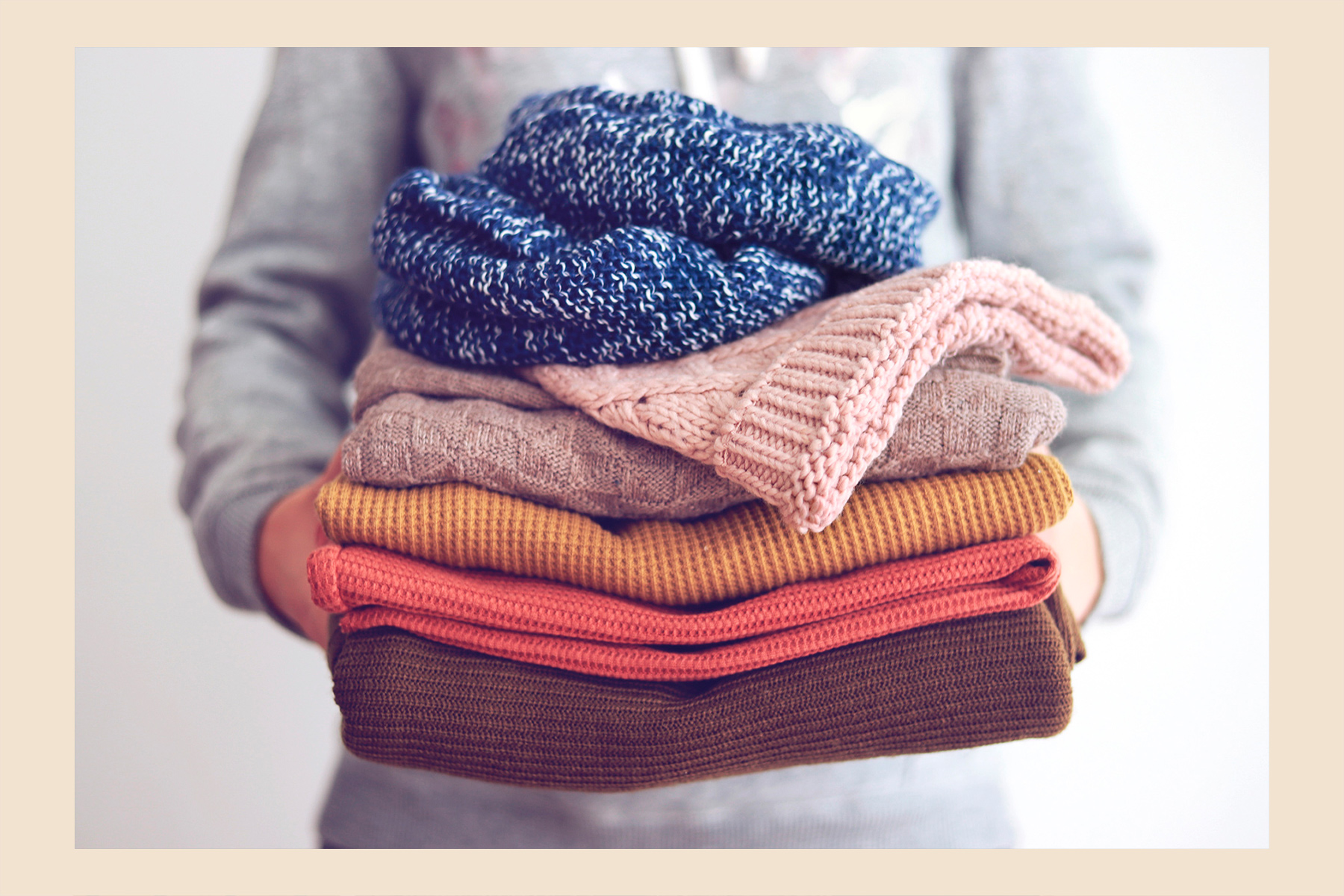 O que fazer e não fazer na doação de roupas | Casa é melhor